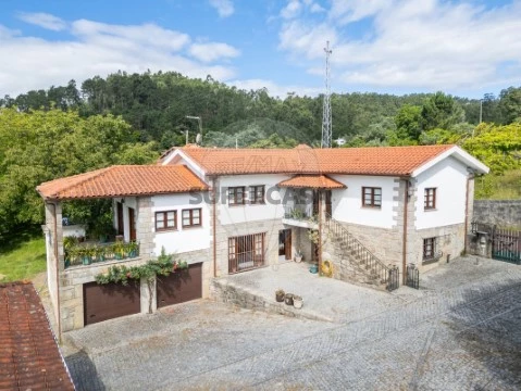 Moradia T3 em Caires, Amares