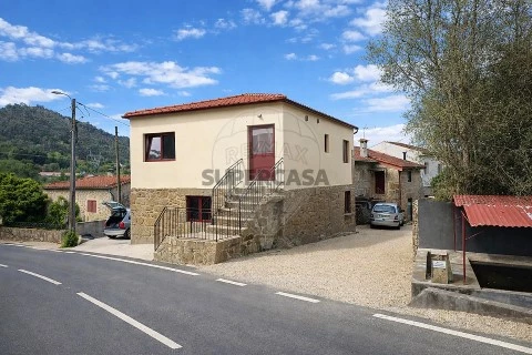 Moradia T5 na Ribeira, Terras de Bouro