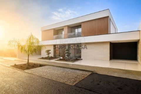 Moradia T4 em Turiz, Vila Verde