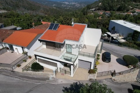Moradia T4 em Gonça, Guimarães