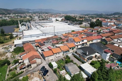 房子 4 卧室 在 Ponte, Guimarães