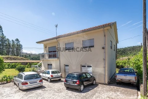 Moradia T3 em Veade, Gagos e Molares, Celorico de Basto