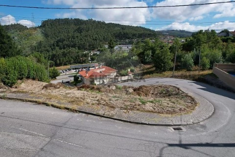 Terreno em Arões (São Romão), Fafe