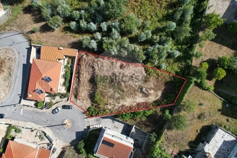 Terreno em Arões (São Romão), Fafe