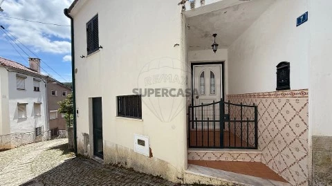 Maison 3 Chambres au Cadafaz e Colmeal, Góis