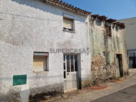 Moradia T3 em Condeixa-a-Velha e Condeixa-a-Nova, Condeixa-a-Nova
