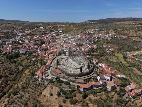 Haus 2 Zimmer auf Freixo de Espada À Cinta e Mazouco, Freixo de Espada à Cinta
