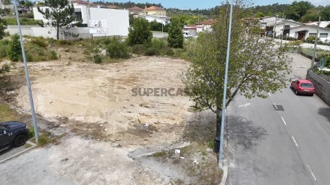 Grundstück auf Cidade da Maia, Maia