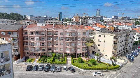 Apartamento T3 em Cidade da Maia, Maia