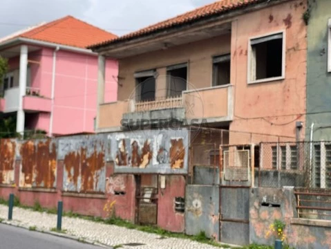 Moradia T6 em Águas Livres, Amadora