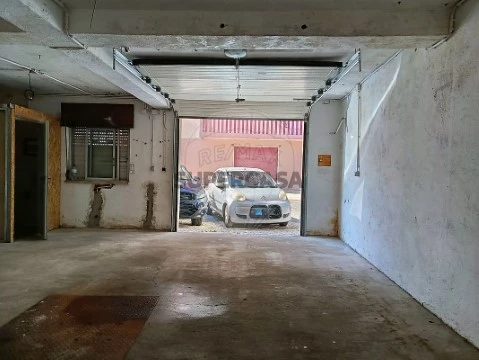 Garagem em Encosta do Sol, Amadora