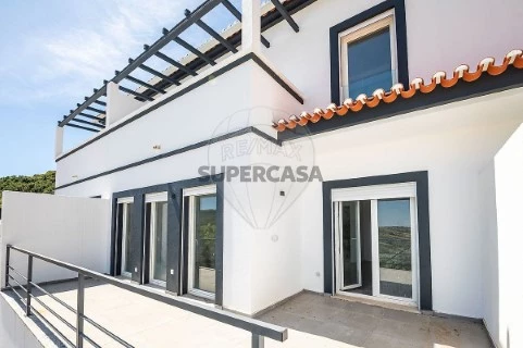 Moradia T4 em Alenquer (Santo Estêvão e Triana), Alenquer