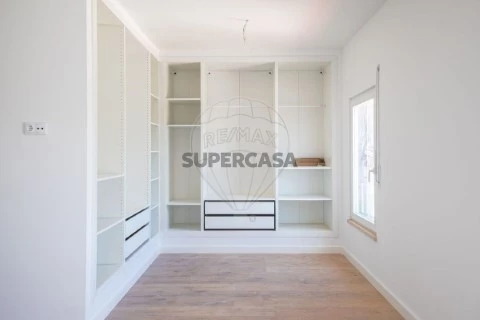 Moradia T4 em Alenquer (Santo Estêvão e Triana), Alenquer
