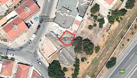 Garagem em Alverca do Ribatejo e Sobralinho, Vila Franca de Xira
