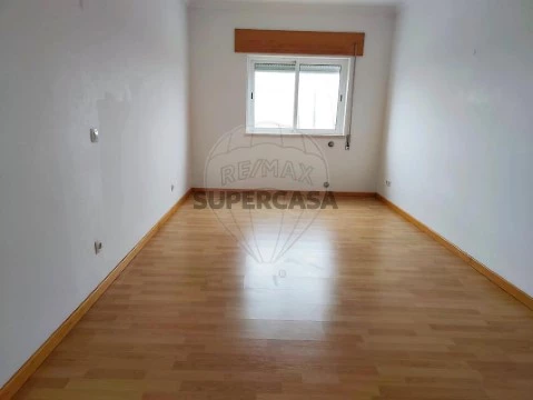 Appartement 2 kamers Op Azambuja, Azambuja