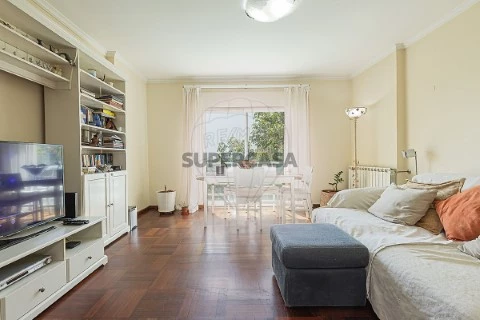 Apartamento T2 em Alfragide, Amadora