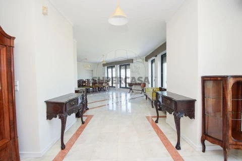 Duplex T5 em Campolide, Lisboa