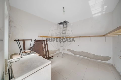Loja em Avelãs de Cima, Anadia