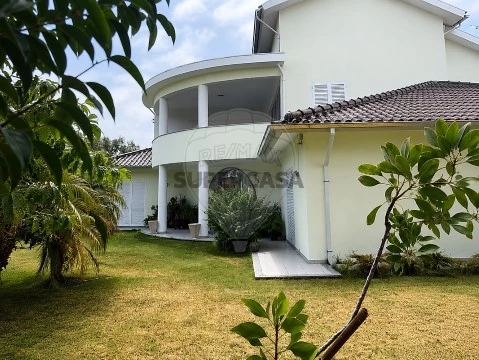 Moradia T5 em Oliveirinha, Aveiro