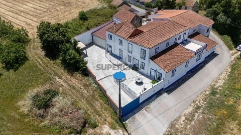 Moradia T5 em Alenquer (Santo Estêvão e Triana), Alenquer