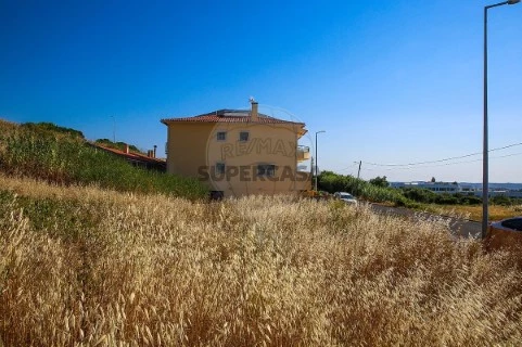 Terreno em Alenquer (Santo Estêvão e Triana), Alenquer