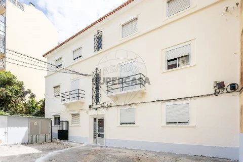 Prédio em Agualva e Mira-Sintra, Sintra