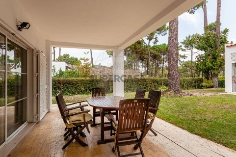 Moradia T5 em Charneca de Caparica e Sobreda, Almada