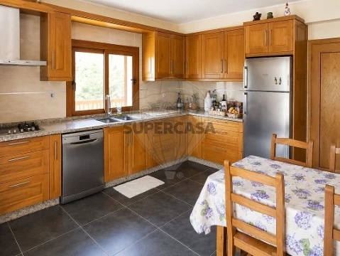 Moradia T4 em Tinhela e Alvarelhos, Valpaços