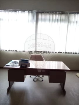 Bureau au União Freguesias Santa Maria, São Pedro e Matacães, Torres Vedras