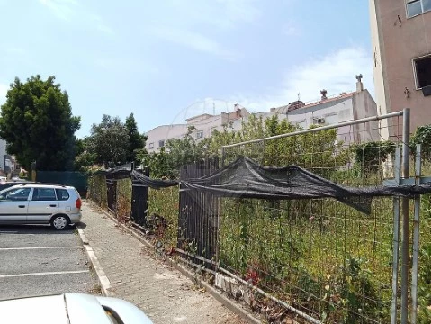 Terreno em Encosta do Sol, Amadora