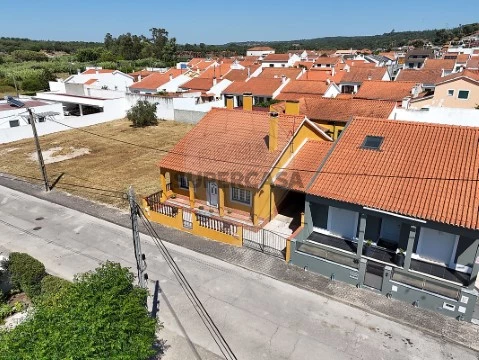 House 2 bedrooms in Raposa, Almeirim