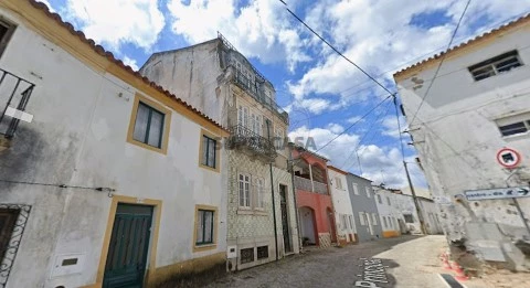 Prédio em Carvoeiro, Mação