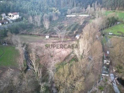 Terreno em Prazins (Santa Eufémia), Guimarães