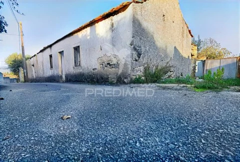 Moradia T3 em Malhou, Louriceira e Espinheiro, Alcanena