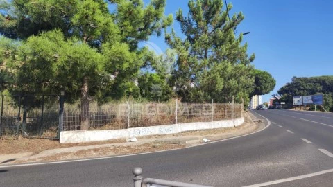 Terreno em Amora, Seixal