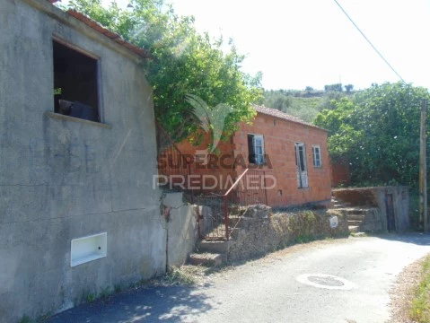 Moradia T4 em Abaças, Vila Real