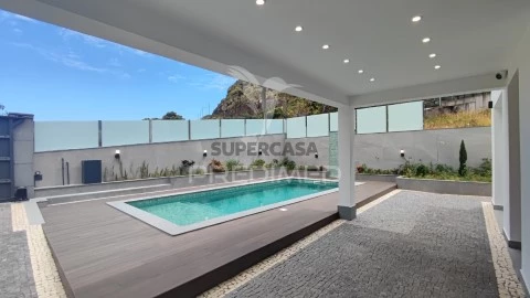 Moradia T4 em Machico, Machico