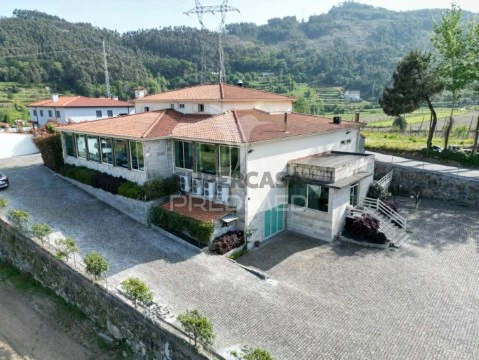 Moradia T8 em Sande São Lourenço e Balazar, Guimarães