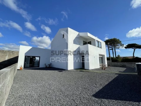 Moradia T6 na Madalena, Madalena