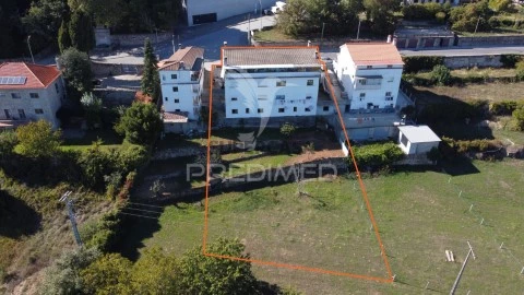 Prédio em Trancoso (São Pedro e Santa Maria) e Souto Maior, Trancoso