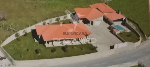 Moradia T3 em São Cipriano, Resende