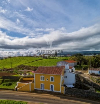 Moradia T4 em Sé, Angra do Heroísmo