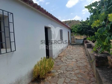 Moradia T5 em São Barnabé, Almodôvar