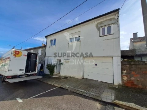 Moradia T4 em Sé, Santa Maria e Meixedo, Bragança