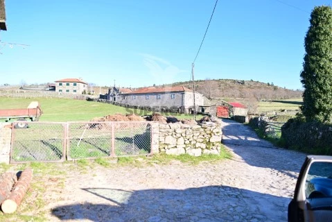 Maison Rustique 5 Chambres au Salto, Montalegre