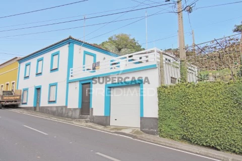 Moradia T3 em Santa Luzia, Angra do Heroísmo