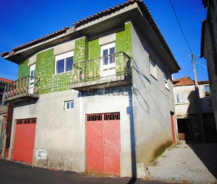 Moradia T9 em Abaças, Vila Real