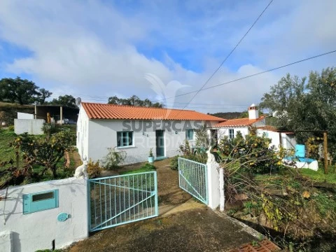 Moradia T3 em Senhora da Graça dos Padrões, Almodôvar