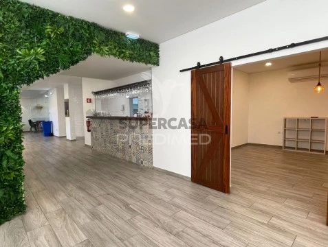 Comercial em Sines, Sines