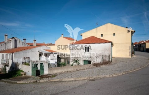 Moradia T3 em Poço do Canto, Meda